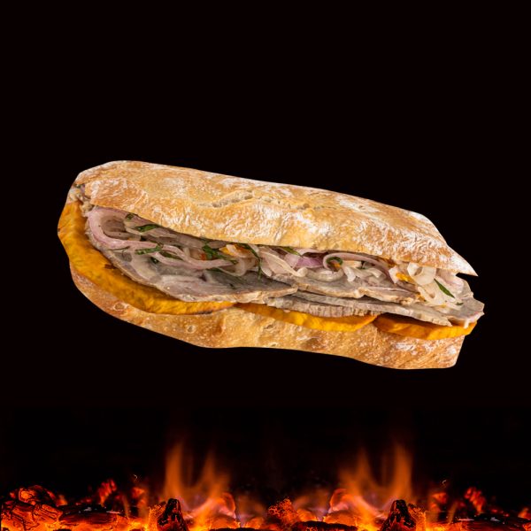 Pan Ciabatta con Chicharron a la Caja China